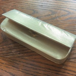 Gold fabric clutch / evening bag with optional long or short strap. Like NEW ⭐️